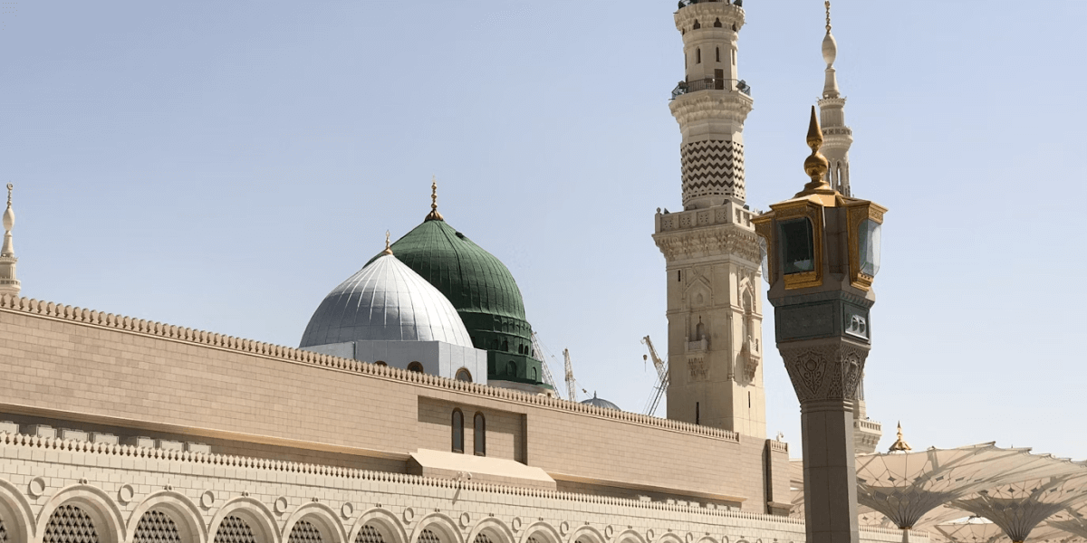 essay 10 lines on masjid nabawi in urdu
