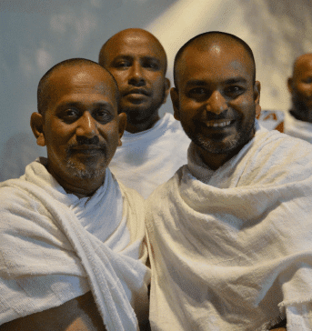 muslim pilgrims wearing ihram