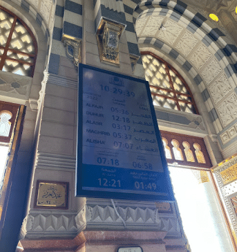 umrah visa for pilgrims from around the world visiting mecca to perform umrah
