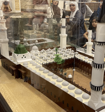 masjid al nabawi located in madina