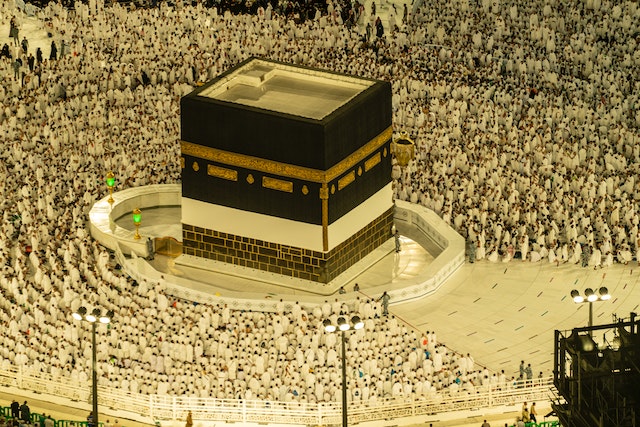 muslim pilgrims circulating the holy kaaba