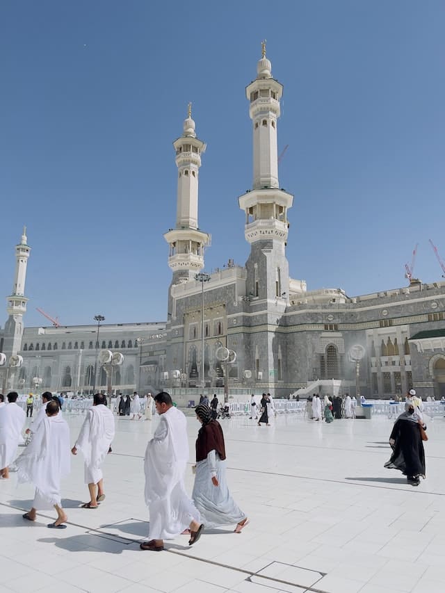 hajj and umrah violations and penalties for muslim pilgrims