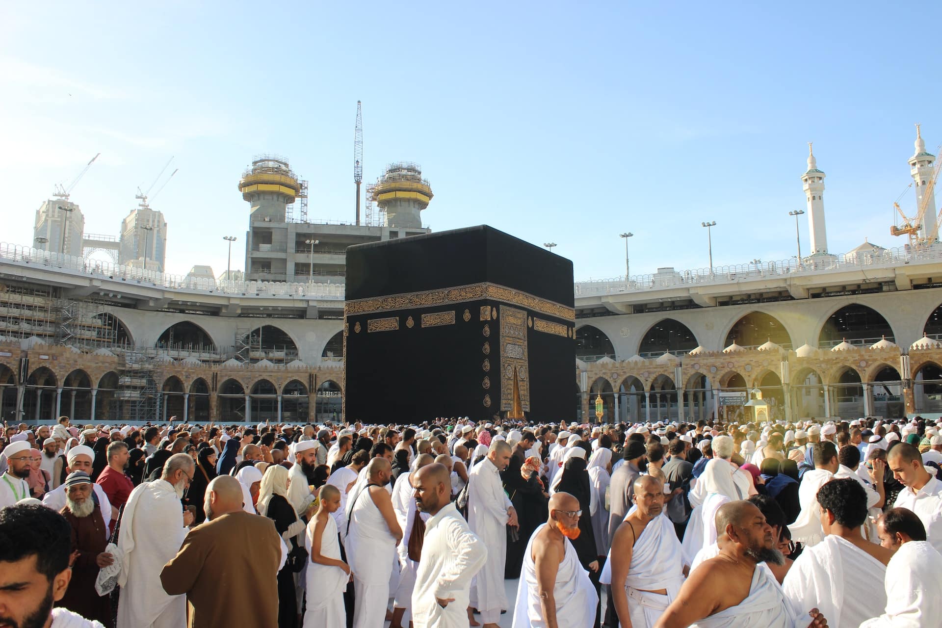 muslims from around the world performing hajj with their hajj visa