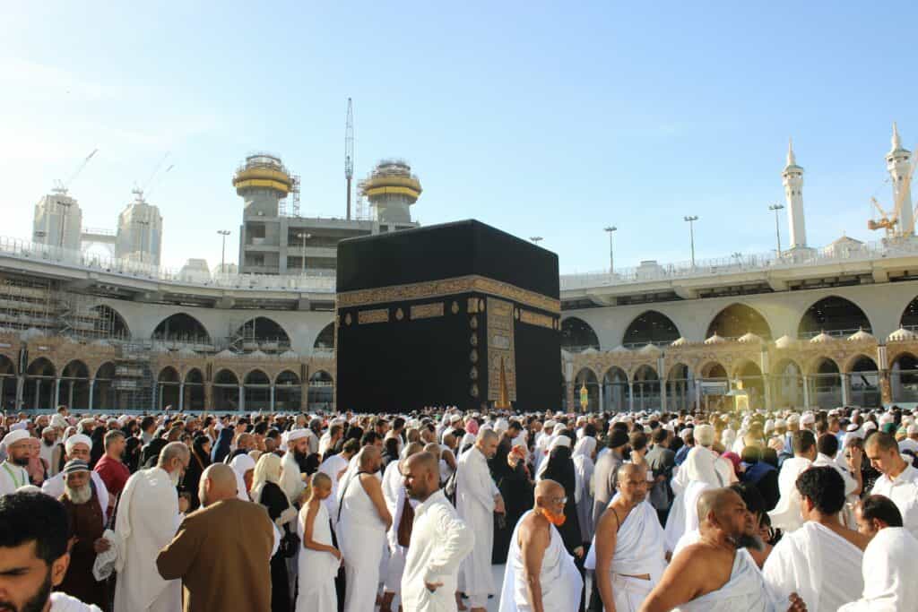 muslim pilgrims performing hajj ifrad